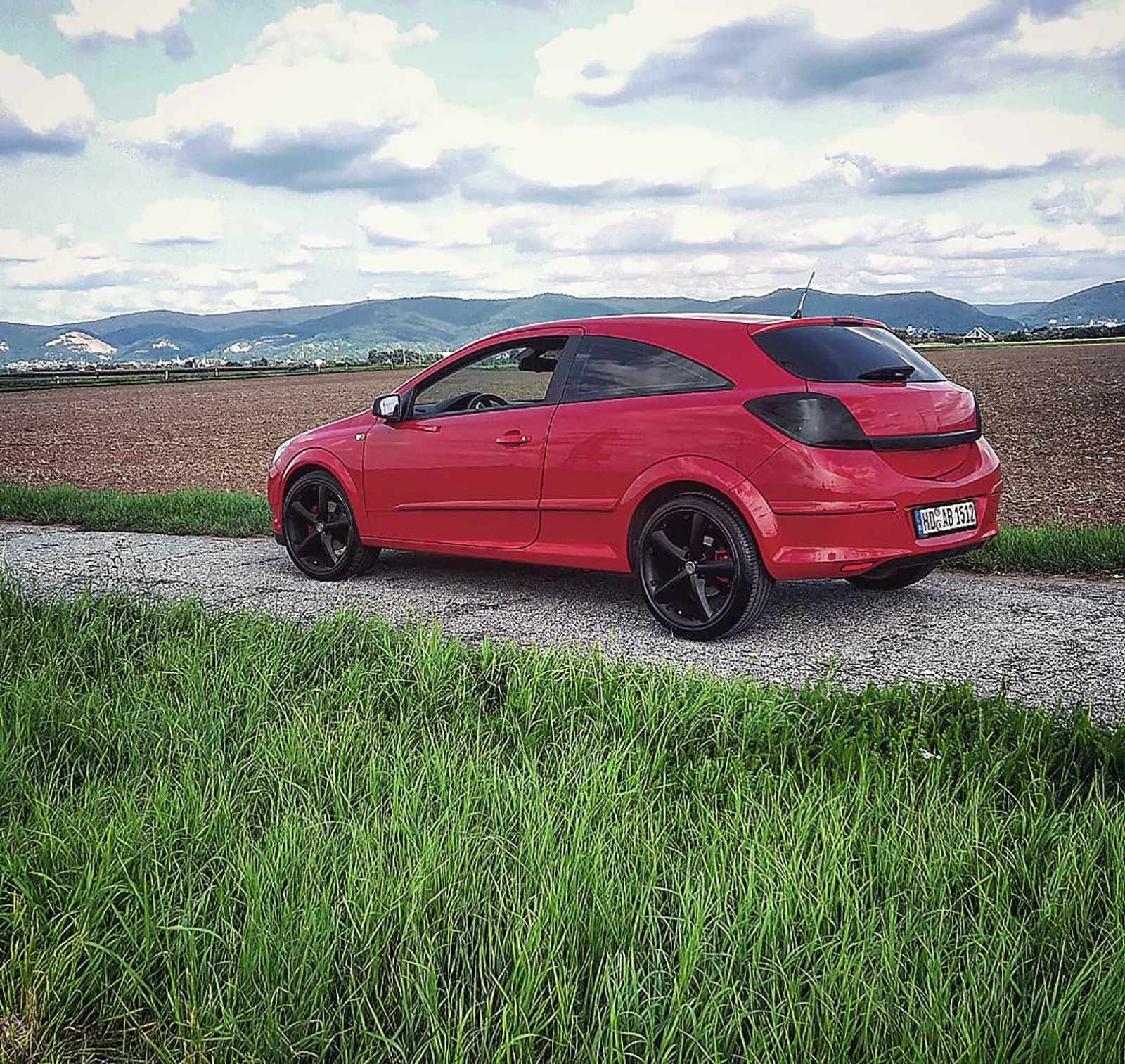 Opel – Astra GTC – RH – Vesuv – Schwarz – 18 Zoll