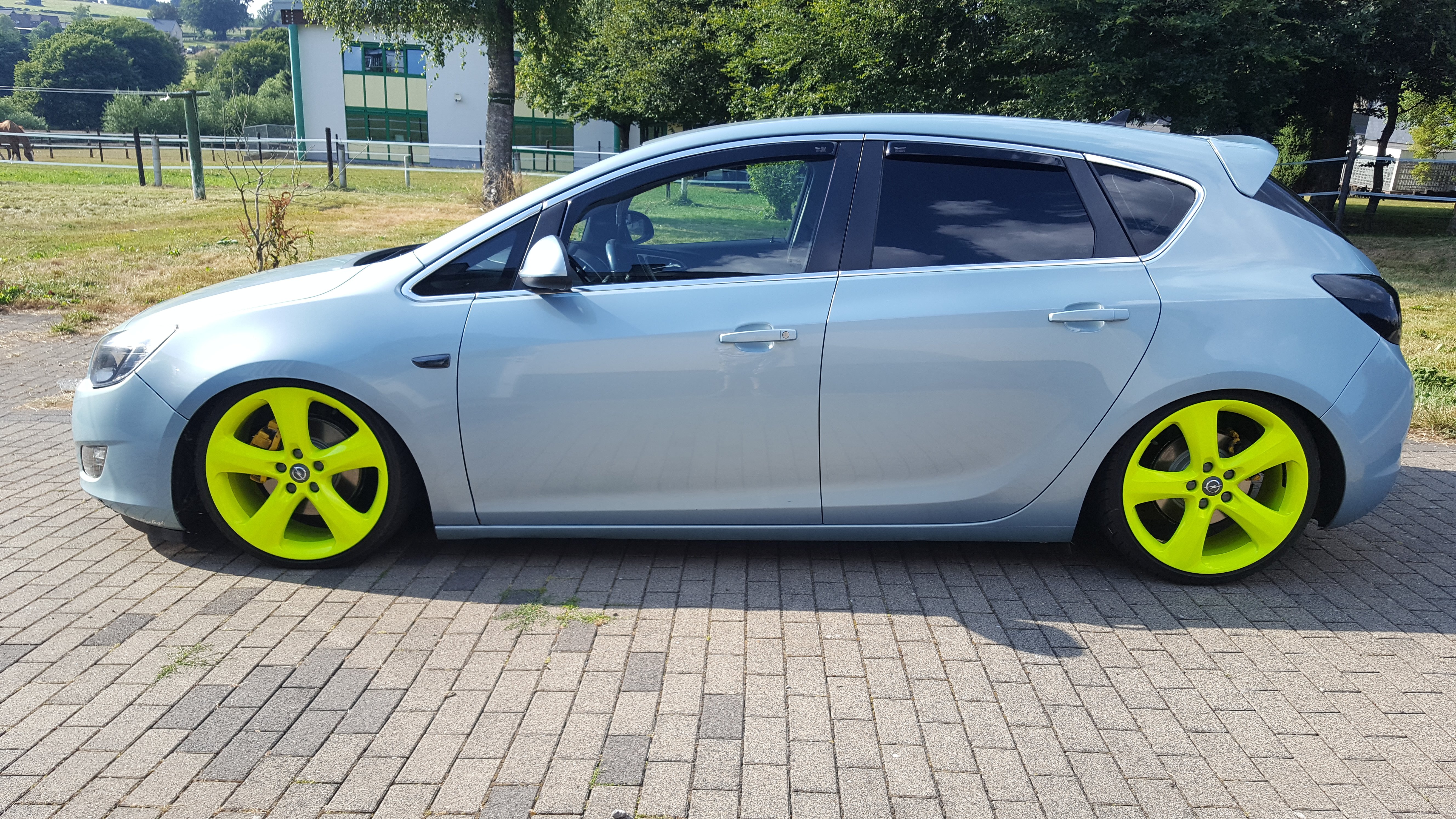 Opel – Astra – ORIGINAL OPEL  – 5-Speichen-Design – Gelb – 19 Zoll