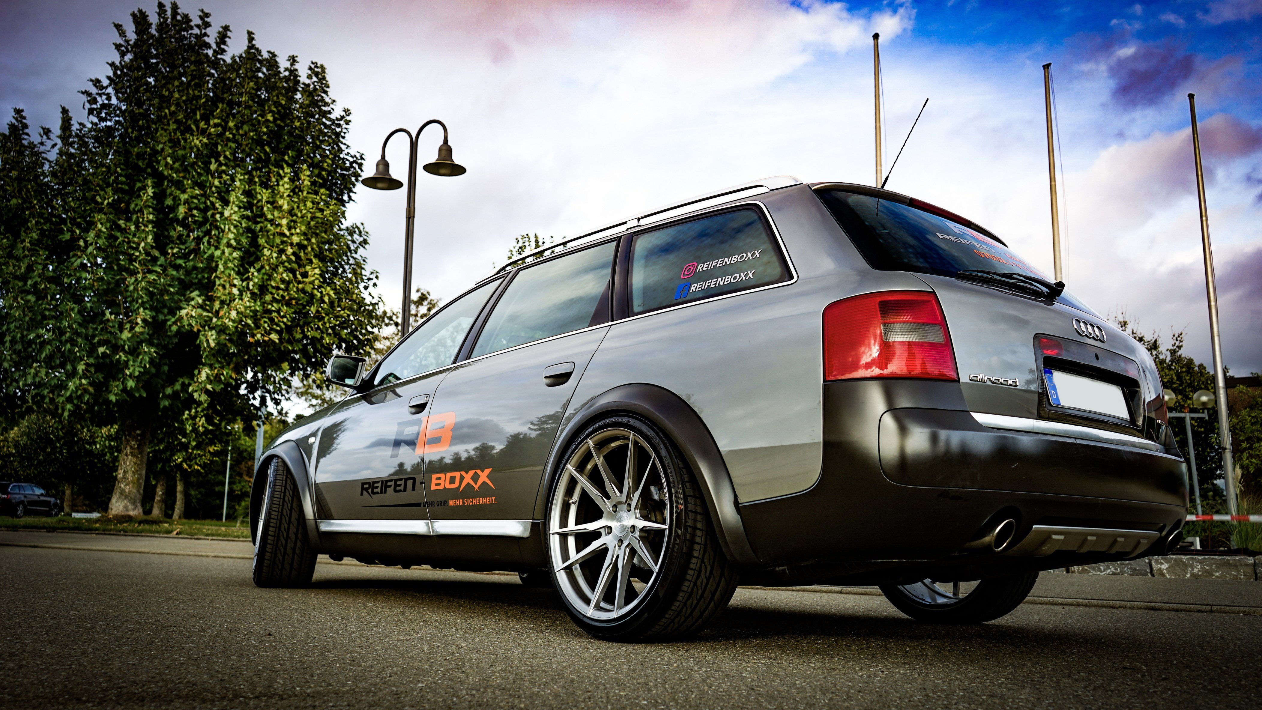 Audi – A6 – ROHANA WHEELS – RF2-Serie – Silber – 20 Zoll