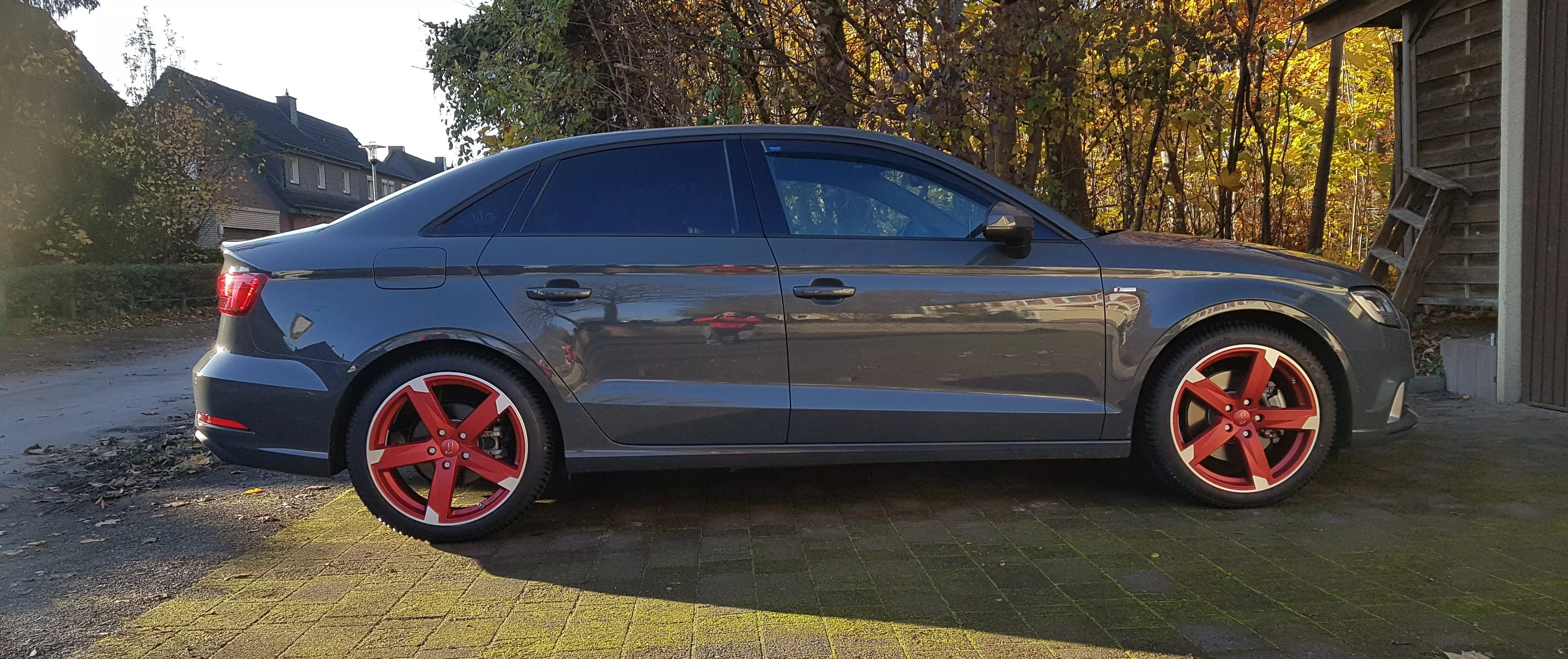 Audi – A3 Limousine – RONDELL – 01 – Rot – 18 Zoll