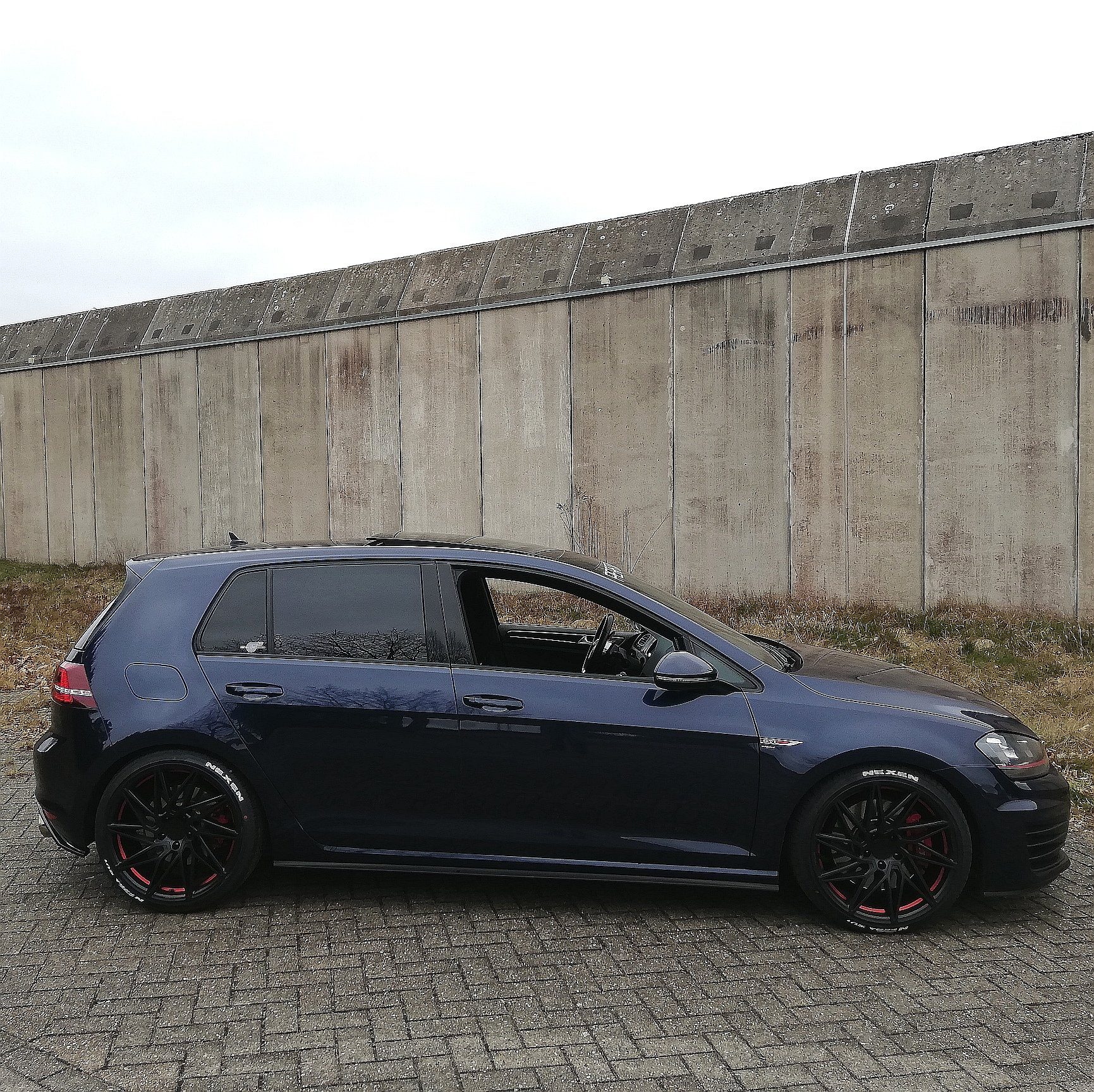 VW – Golf 7 – KESKIN – KT20 – Schwarz-Rot – 19 Zoll