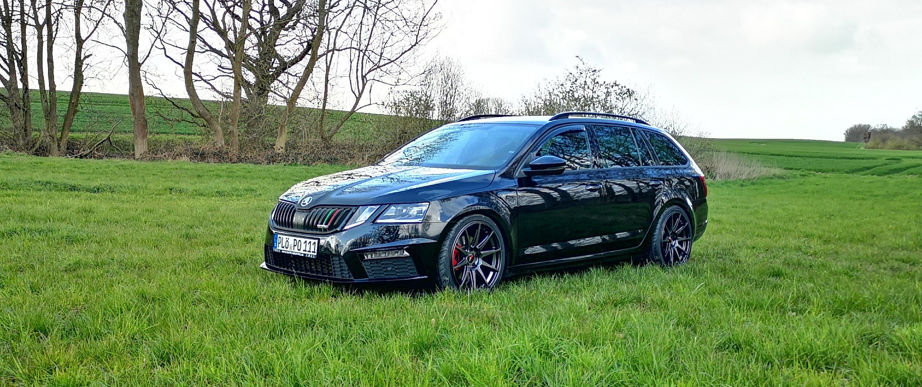 Skoda – Octavia – JAPAN RACING – JR11 – Schwarz – 19 Zoll