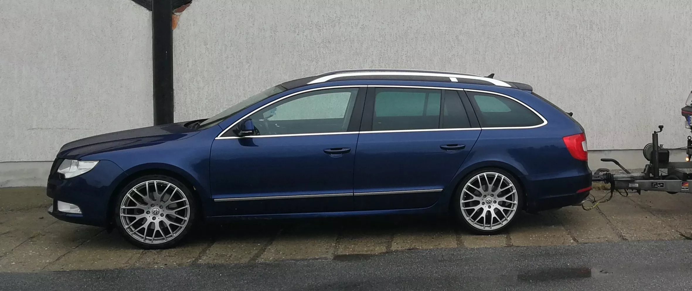 Skoda – Superb – Blau – PLATIN – P13 – Silber – 19 Zoll