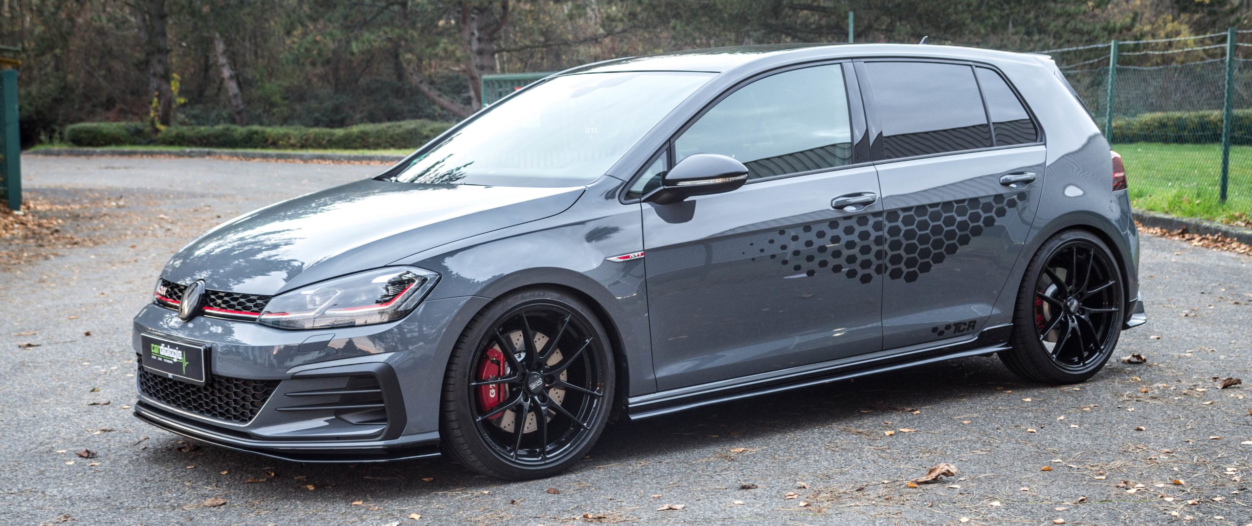 VW – Golf 7 GTI – Grau – OZ Racing – – Schwarz – 19 Zoll