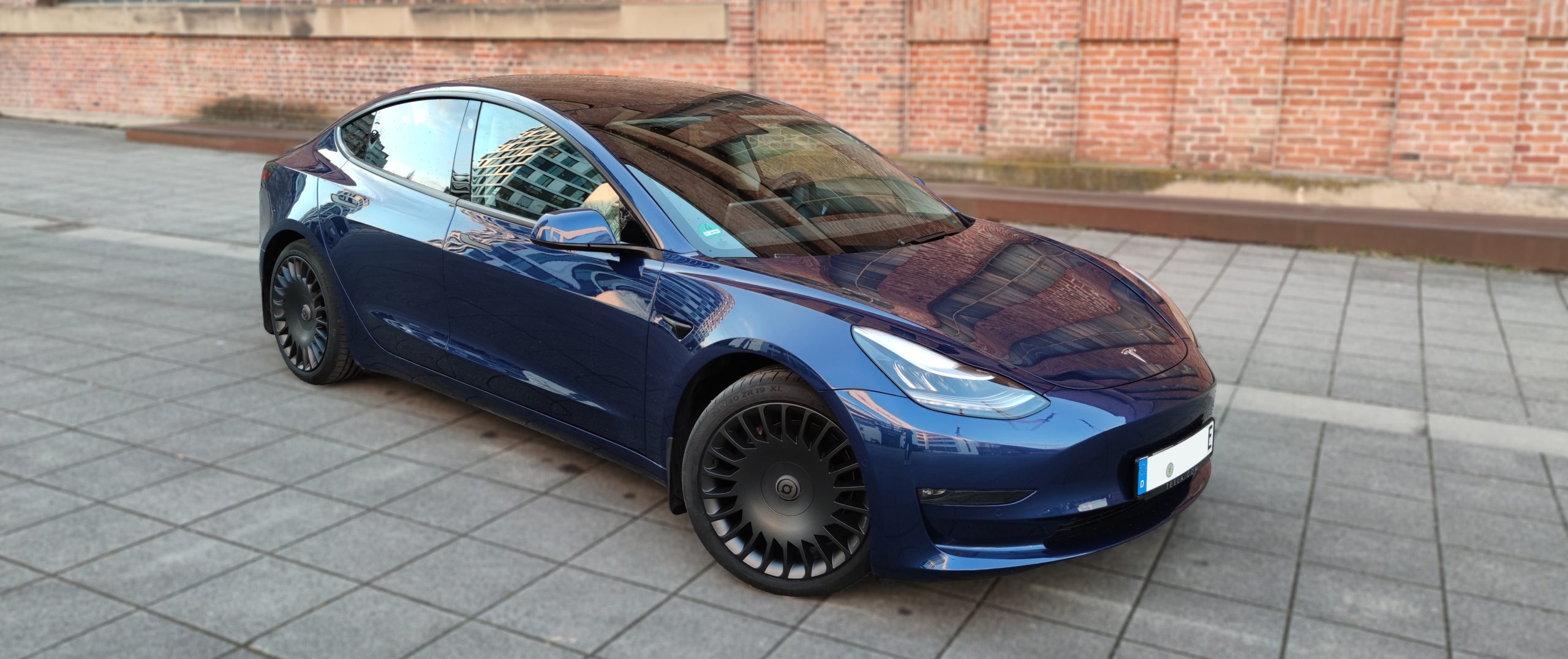 Tesla – Model 3 – Blau – 5050RIMS – Keine Angabe – Graphit – 19 Zoll
