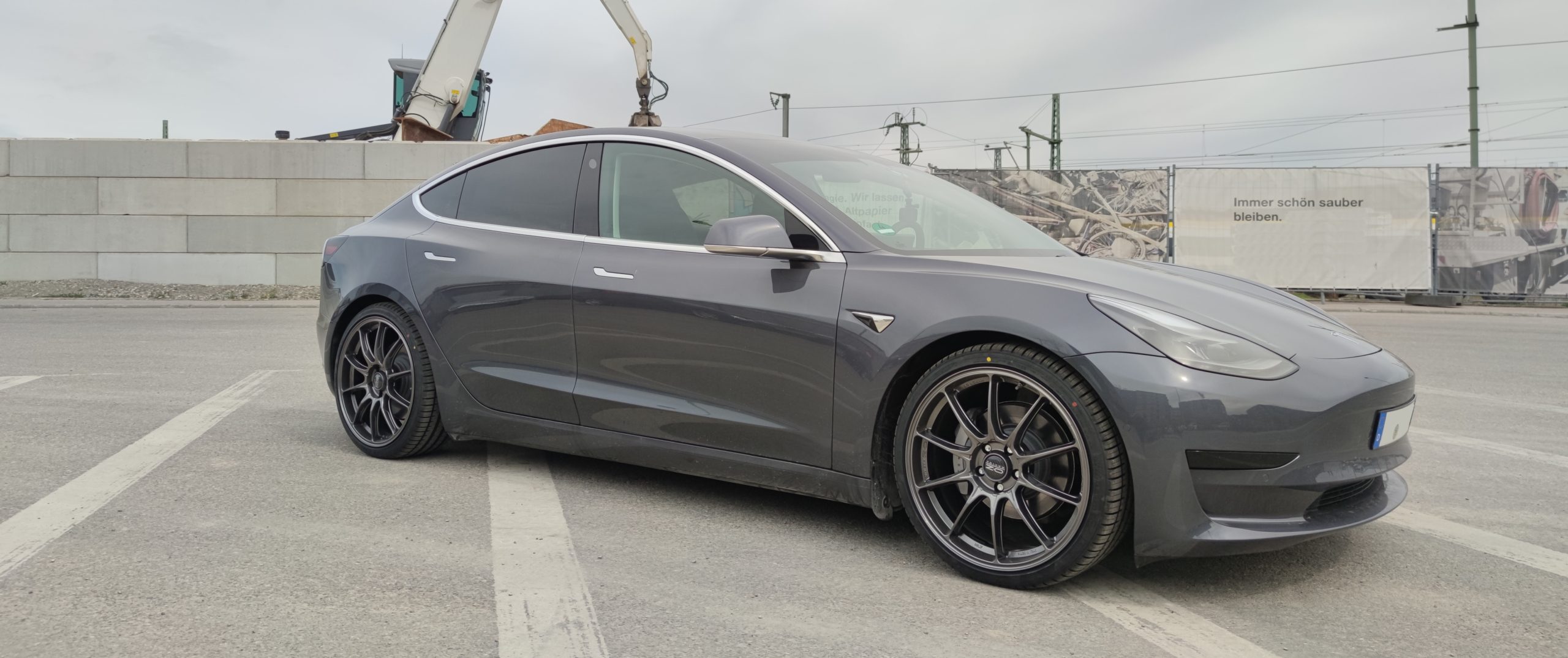 Tesla – Model 3 – Grau – OZ Racing –  – Anthrazit – 20 Zoll