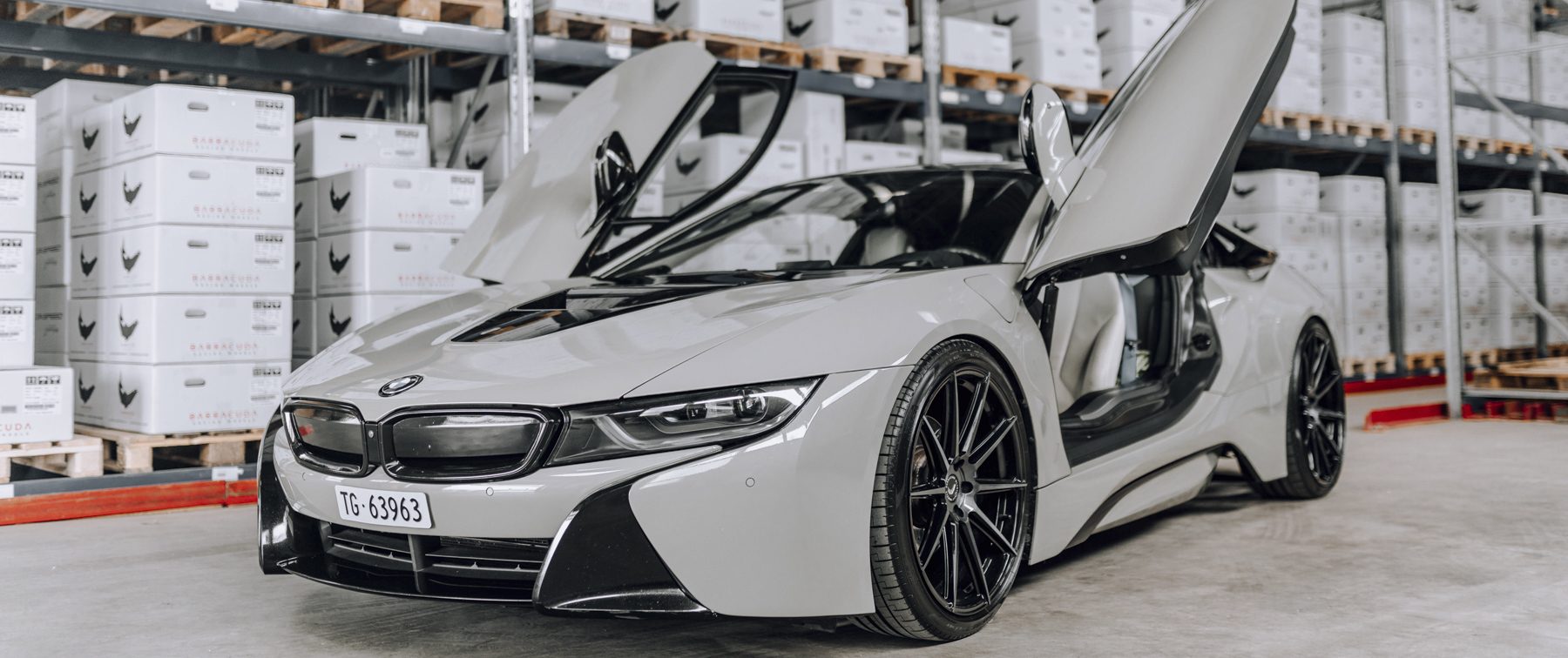 BMW – i8 – Grau – BARRACUDA – Ultralight Project 2.0 – Finish Black – 22 Zoll