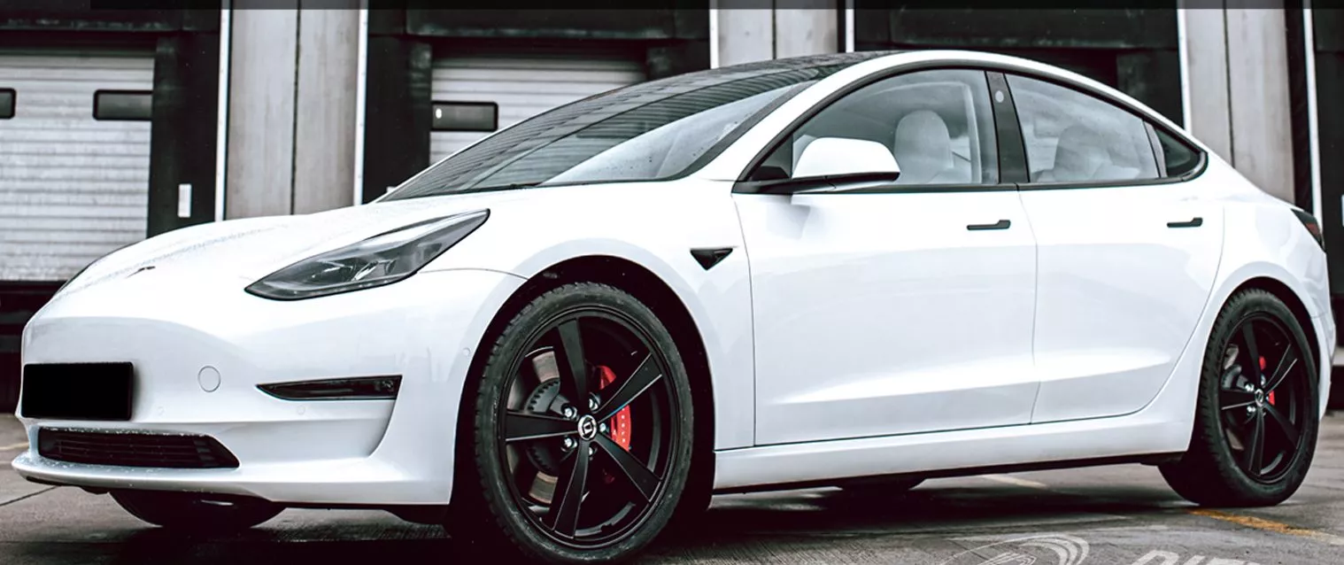 Tesla – Model 3 – Weiß – DIEWE – Trina – Schwarz – 20 Zoll