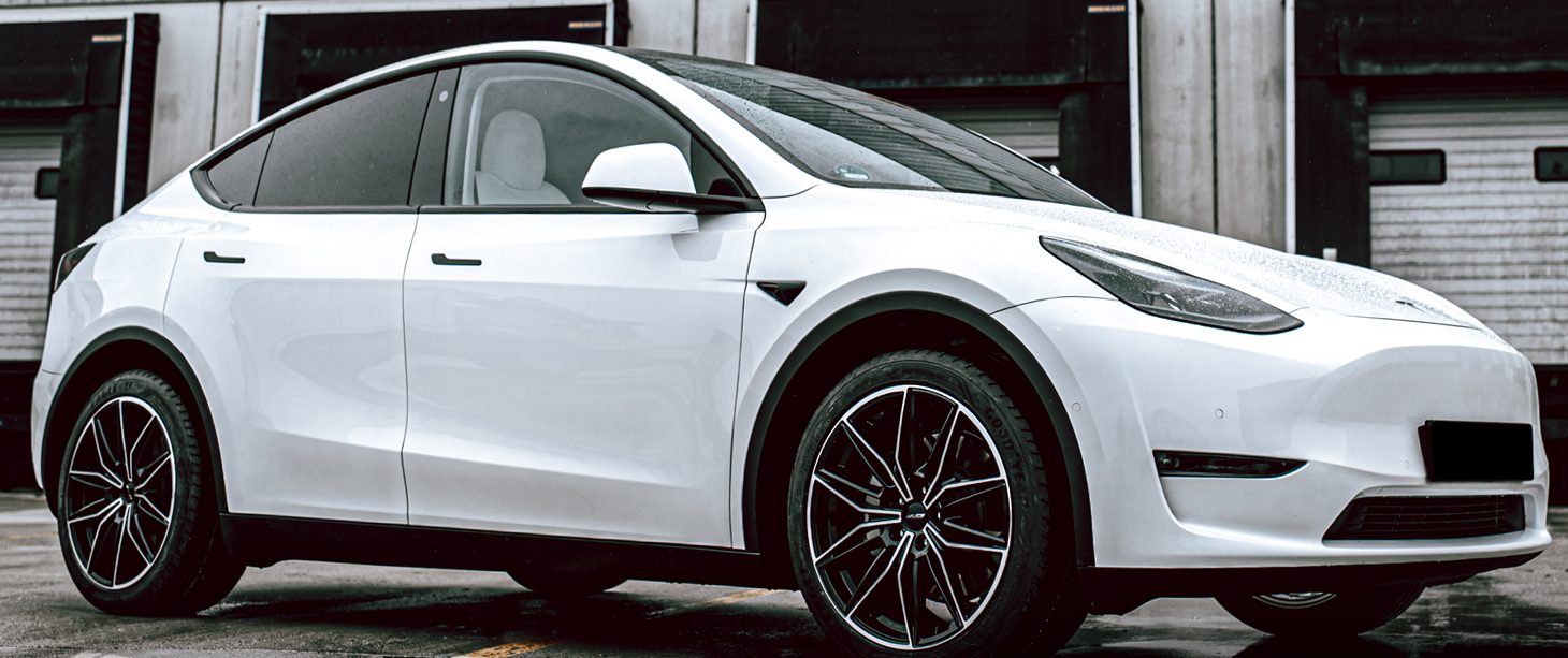 Tesla – Model Y – Weiß – GMP ITALIA – SPECTER – Silber-Schwarz – 20 Zoll