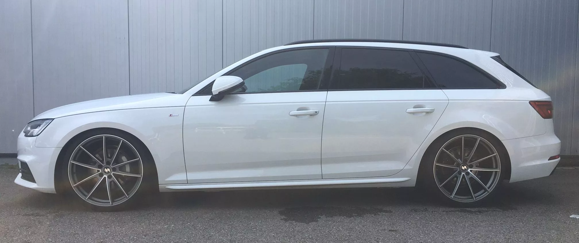Audi – A4 – Weiß – ETA BETA – Manay – Anthrazit – Keine Angabe